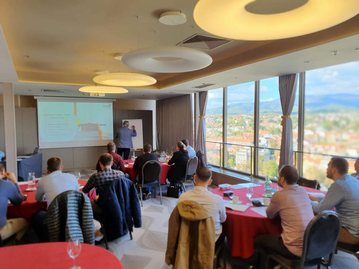 NOVE TEHNOLOGIJE, NOVE VJEŠTINE: ZAŠTO JE EDUKACIJA KLJUČNA ZA ODRŽAVANJE KONKURENTNOSTI